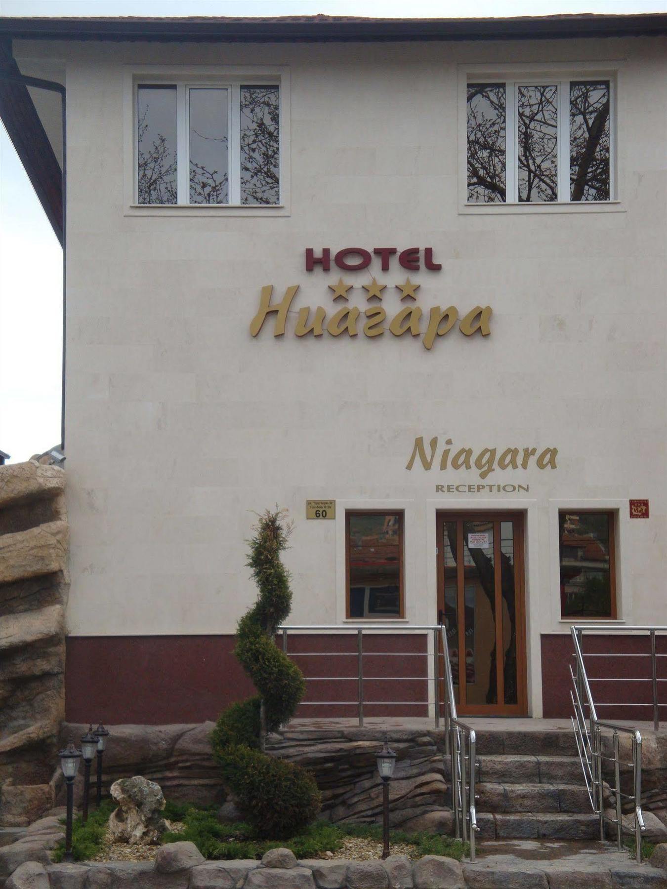 Family Hotel Niagara Varna Esterno foto